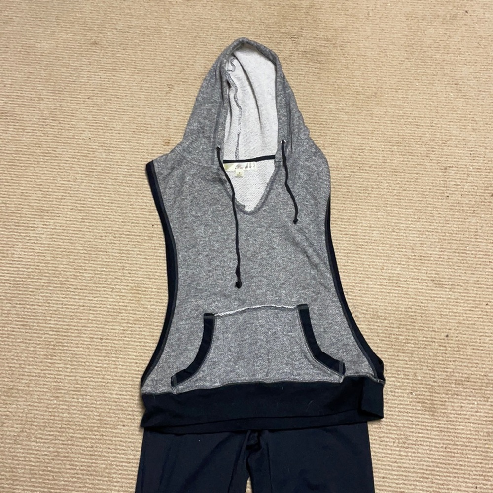 Athletic vest
